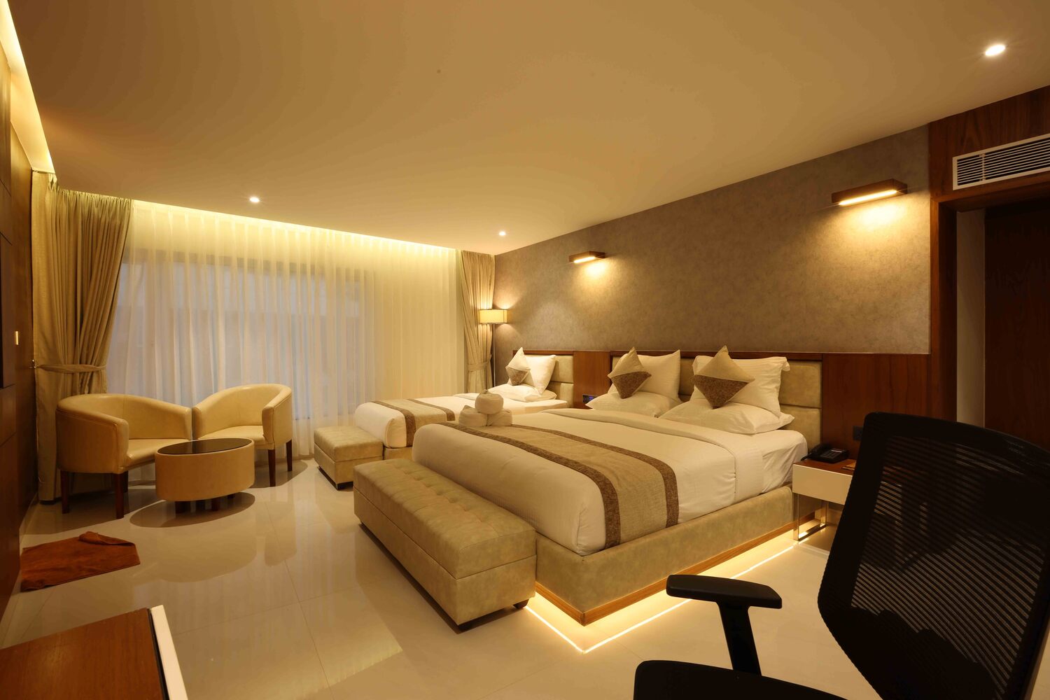 Executive Family Room